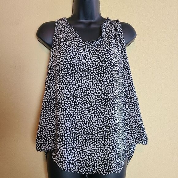 Old Navy Sleeveless Polka Dot Top - Picture 1 of 8